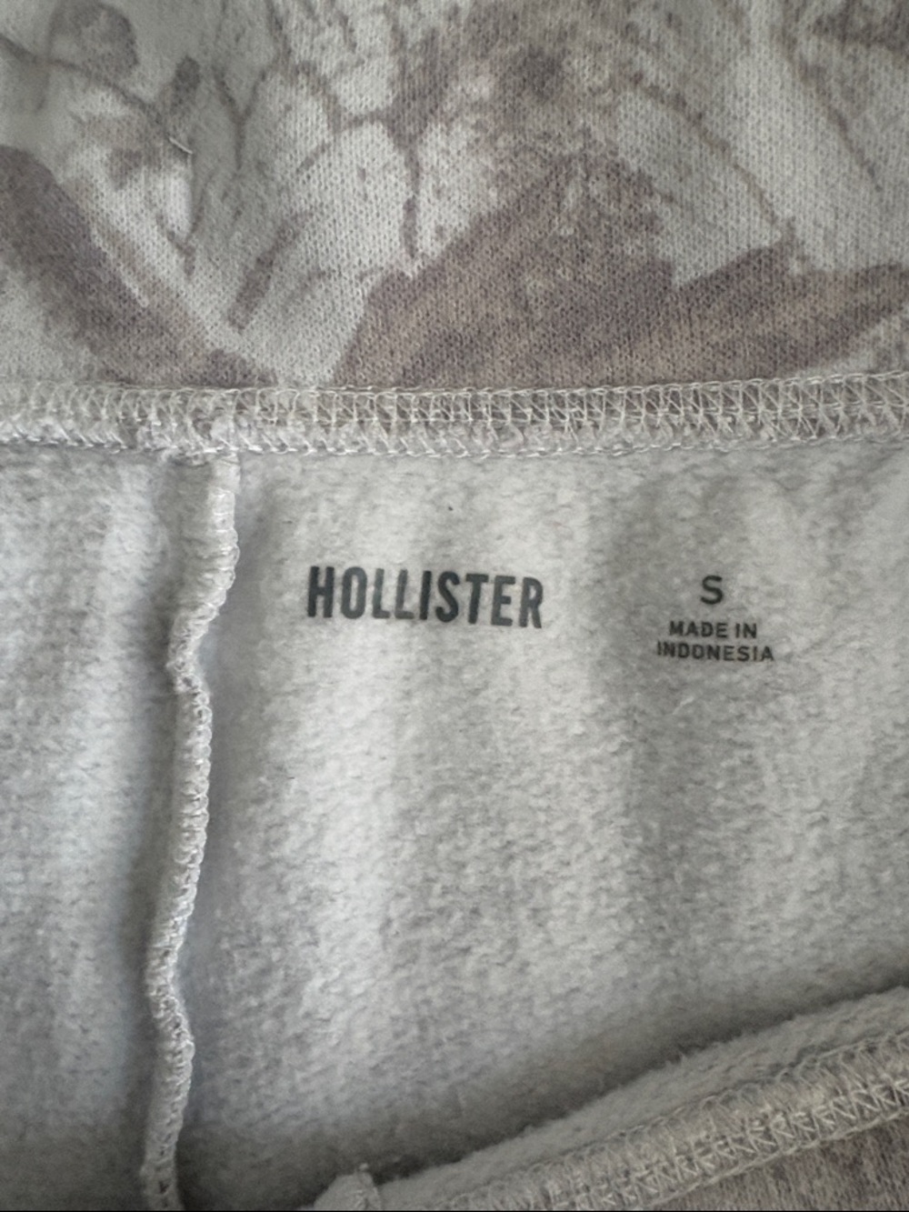 Hollister Beige &‎ Cream Camouflage Print Joggers S  slight flare 29” inseam - Picture 4 of 4